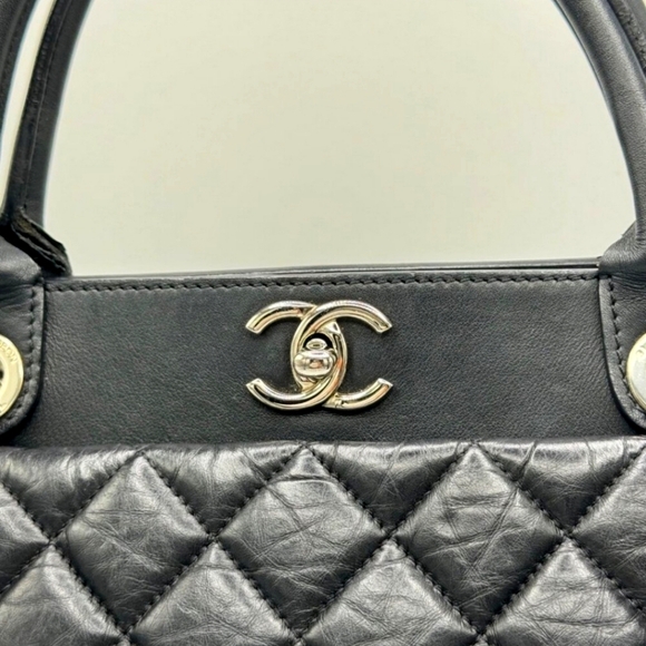 Chanel - Picture 4 of 13